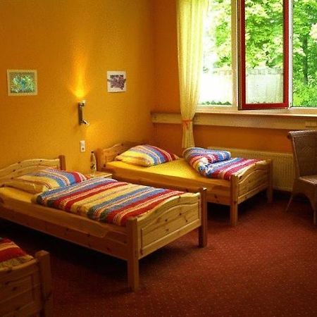 Econo Motel Goelzer Бюхенбойрен Екстер'єр фото