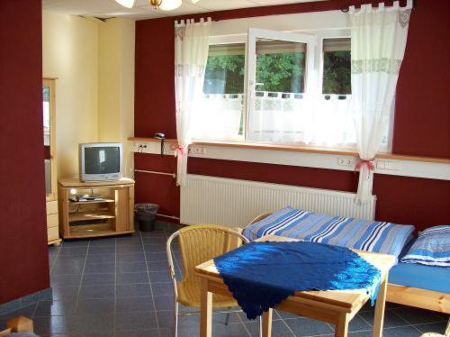 Econo Motel Goelzer Бюхенбойрен Номер фото