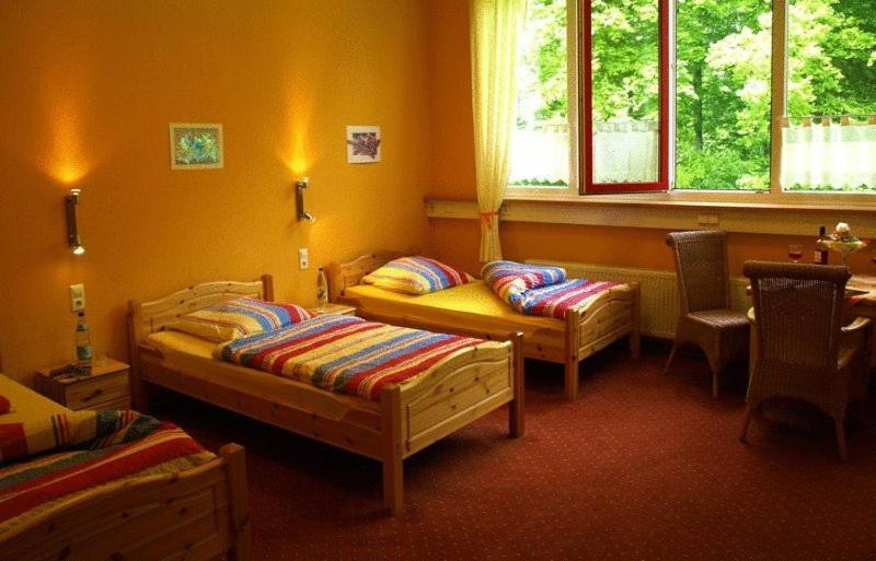 Econo Motel Goelzer Бюхенбойрен Екстер'єр фото