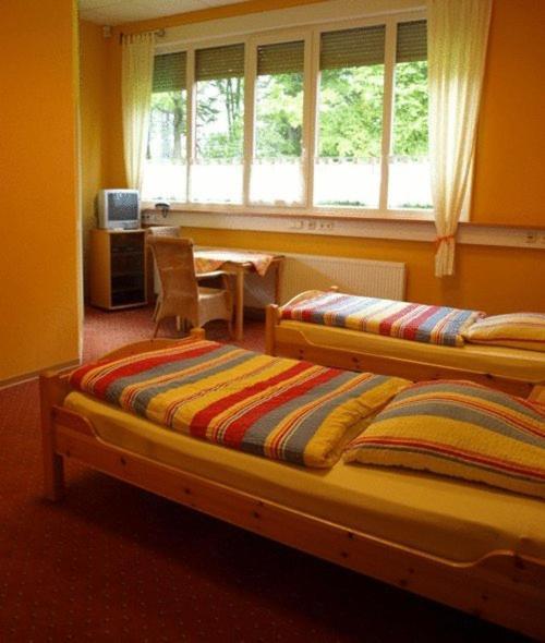 Econo Motel Goelzer Бюхенбойрен Екстер'єр фото